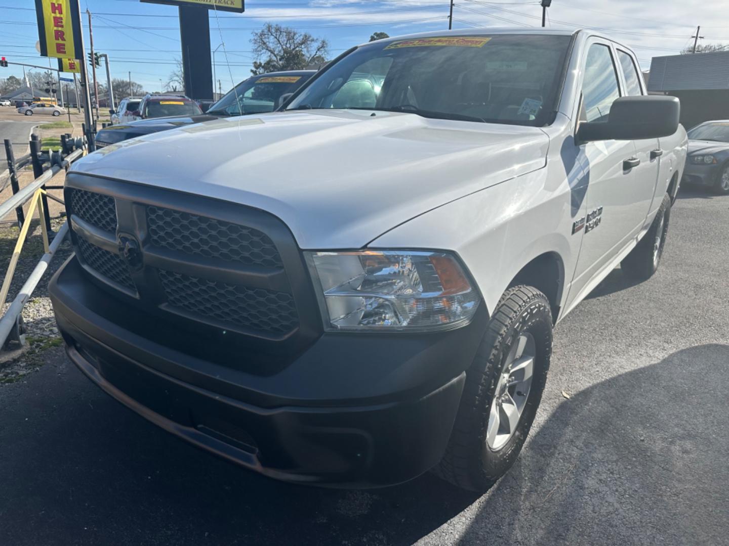 2013 RAM 1500 Tradesman Quad Cab 4WD (1C6RR7FT8DS) with an 5.7L V8 OHV 16V engine, 6-Speed Automatic transmission, located at 419 N 18th St., Monroe, LA, 71201, (318) 410-9250, 32.514370, -92.105133 - Photo#0